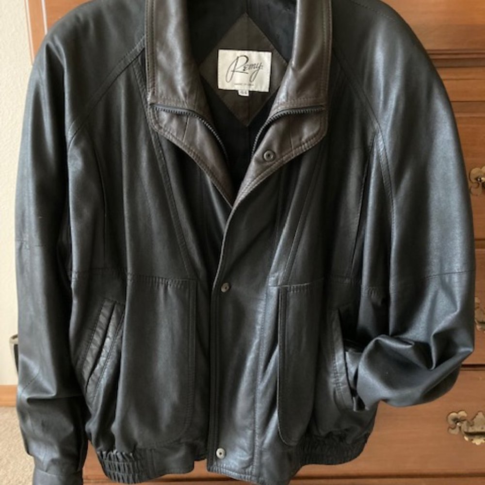 Men's Black lambskin Remy jacket, Size 44, with dark brown accents